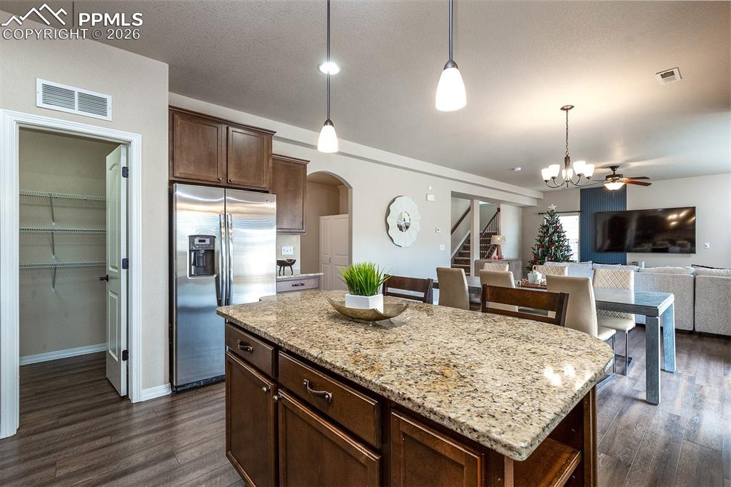 Image 11 of 36: Kitchen