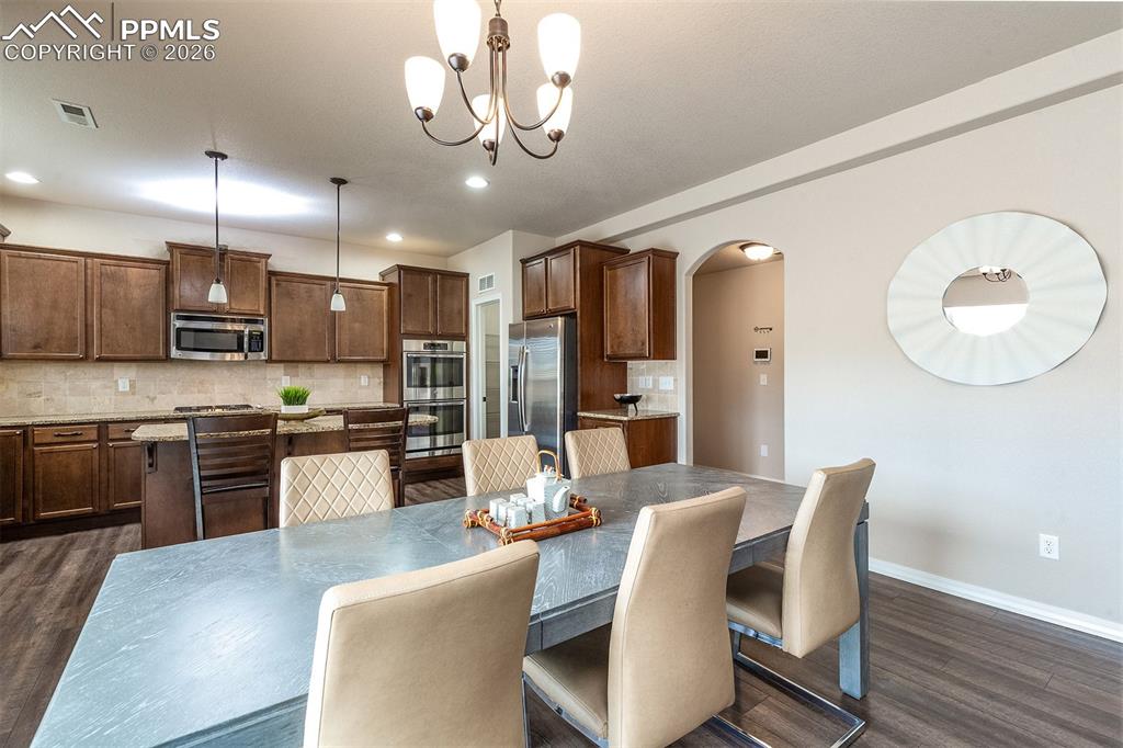 Image 8 of 36: Dining Area