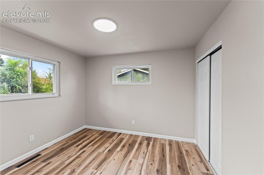 Image 9 of 33: Bedroom