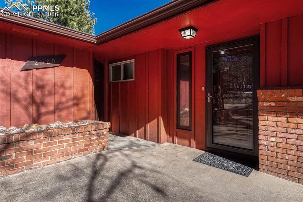 Image 3 of 49: Entry