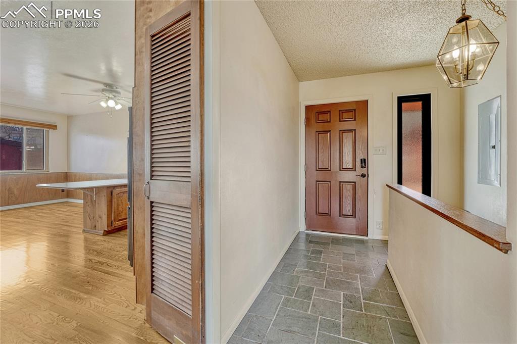 Image 4 of 49: Entry