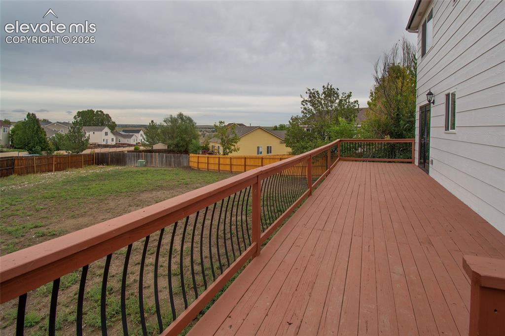 Image 29 of 32: Deck