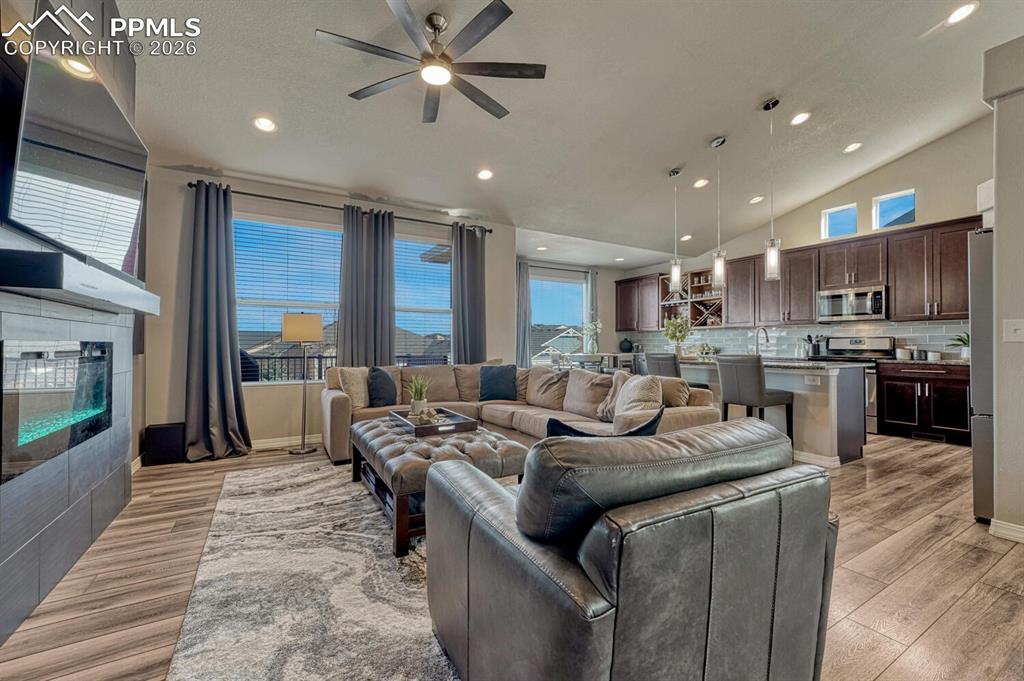 Image 16 of 50: Light and bright floor plan with high ceilings and large windows that bring