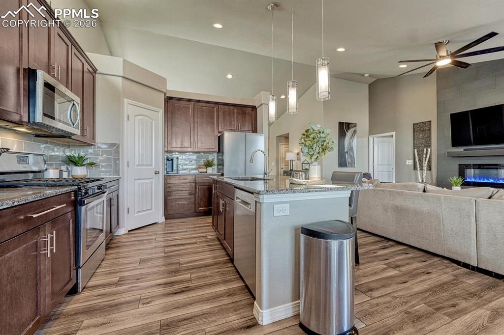 Image 26 of 50: Kitchen pantry.