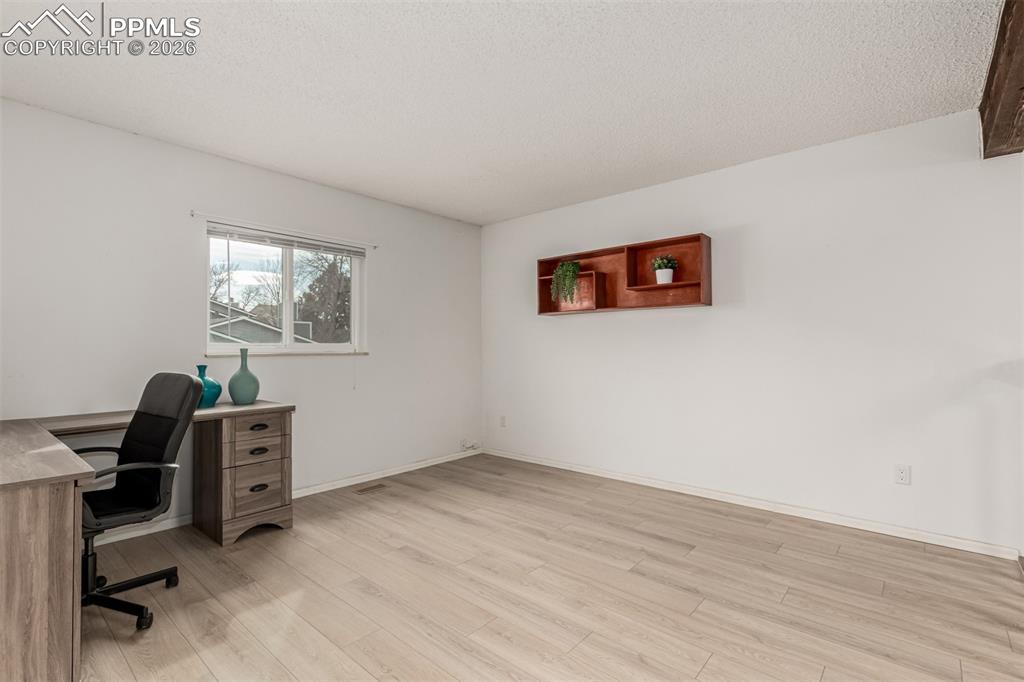 Image 14 of 25: Loft