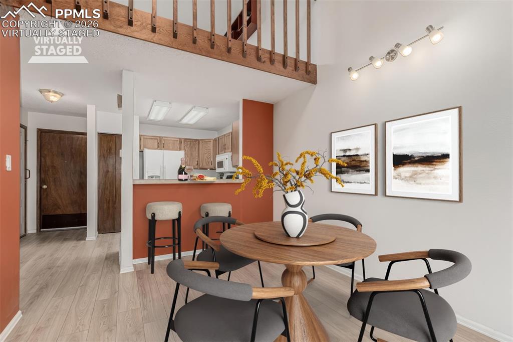 Image 9 of 25: Virtually Staged