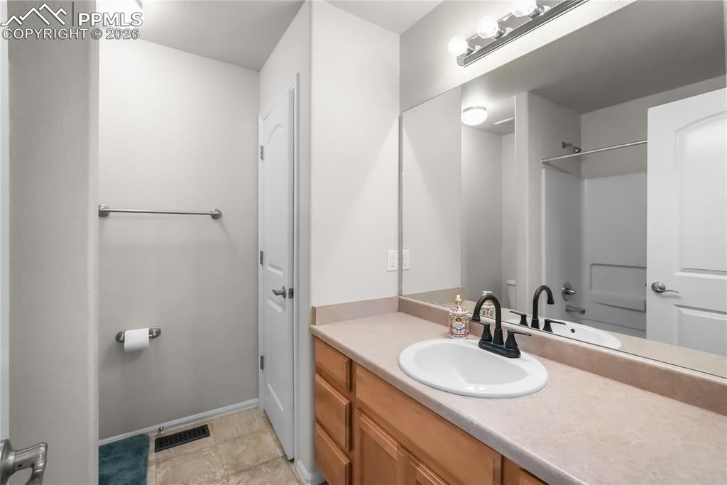 Image 17 of 25: Second bathroom.