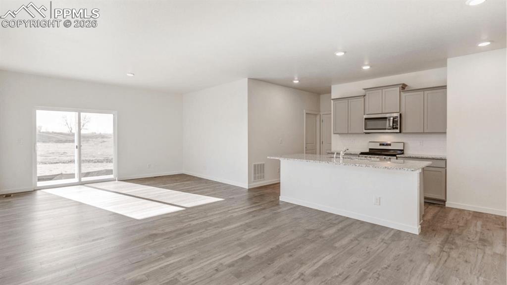 Image 2 of 15: No Description Available