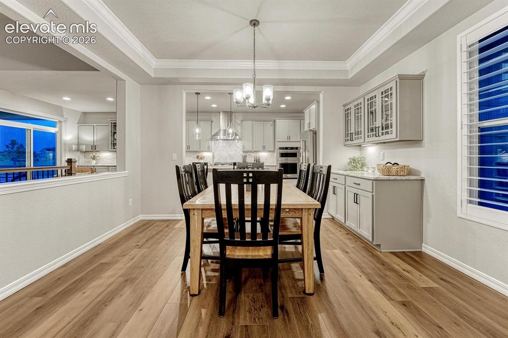 Image 16 of 48: Dining Area