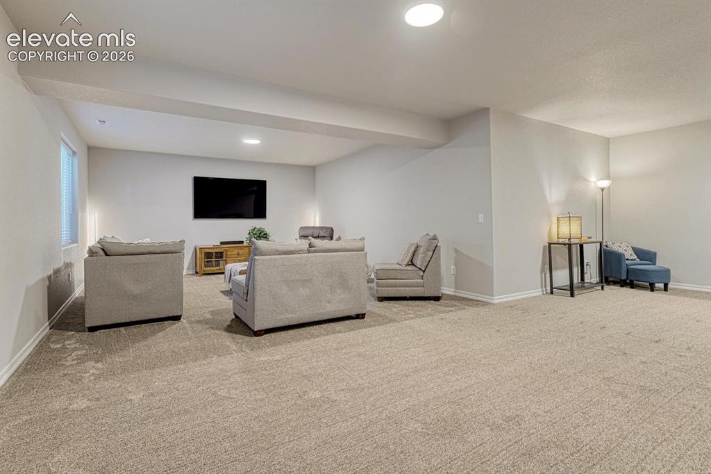 Image 31 of 48: Family Room