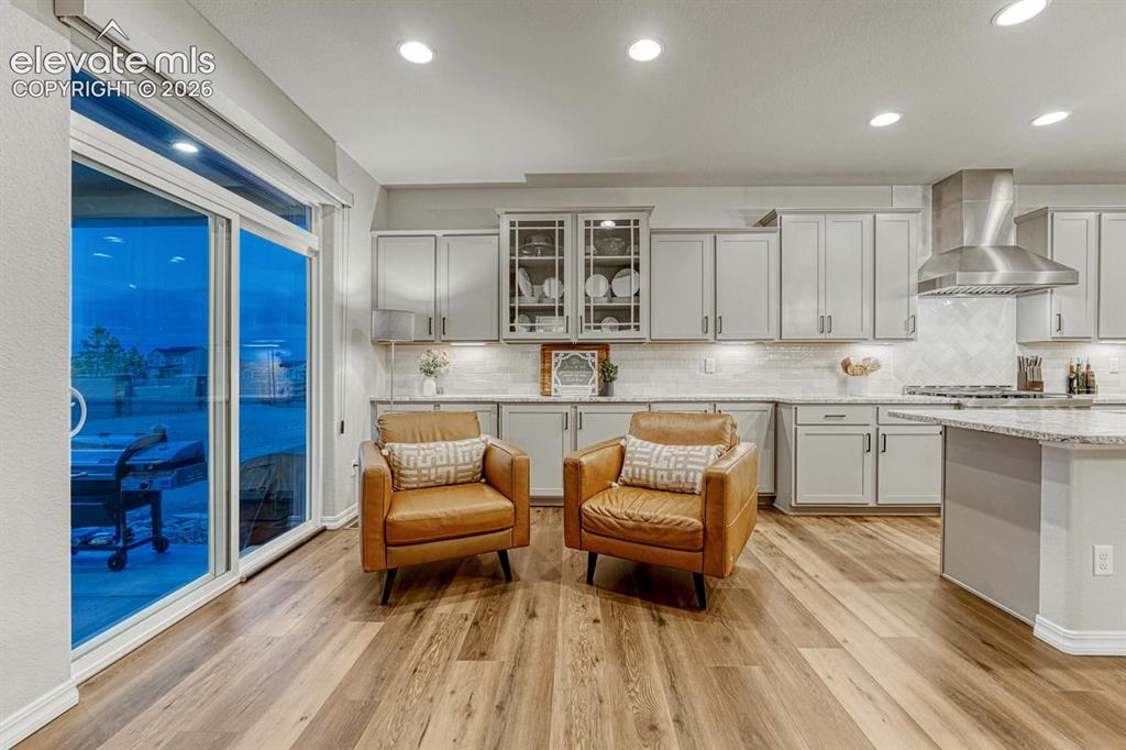 Image 9 of 48: Breakfast Area