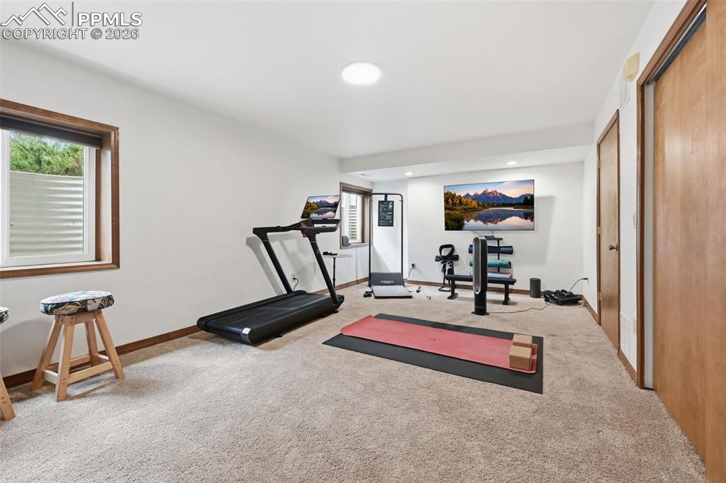 Image 27 of 50: Exercise Room