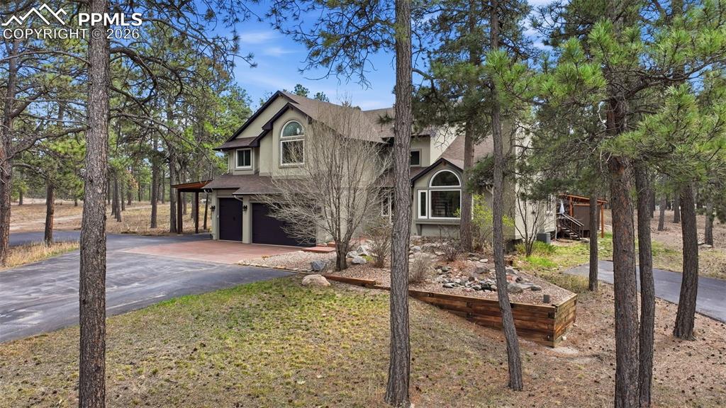 Image 41 of 50: Front of home