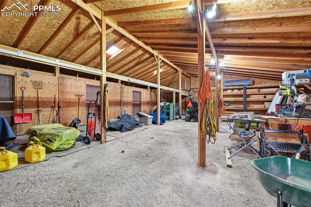 Image 44 of 50: Up to 4 stalls