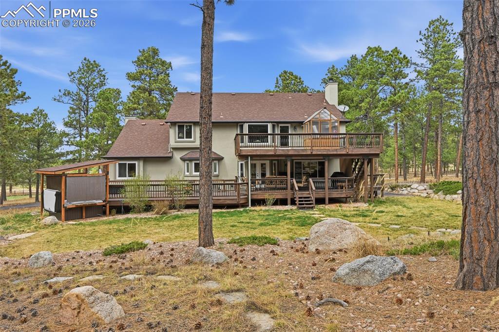 Image 6 of 50: Back of home