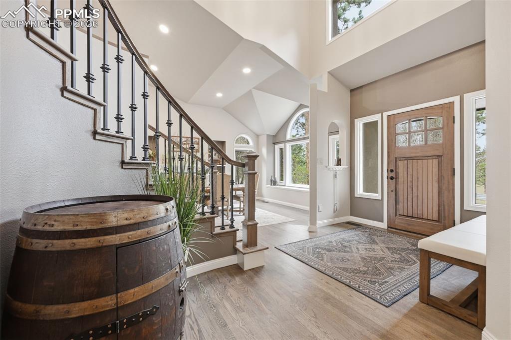 Image 7 of 50: Entry