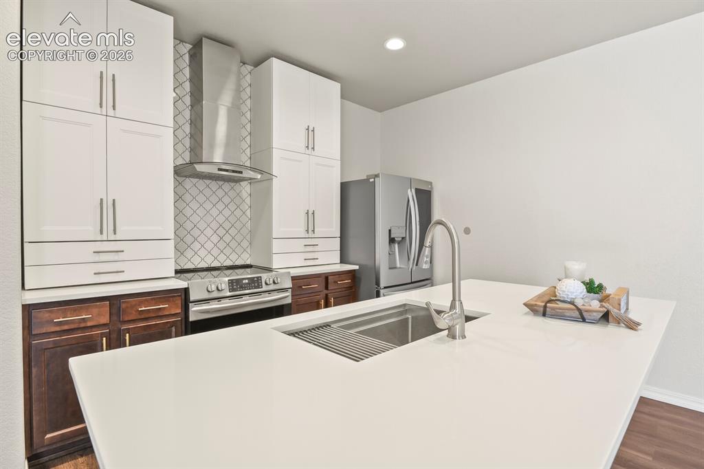 Image 13 of 29: Look at this huge kitchen island