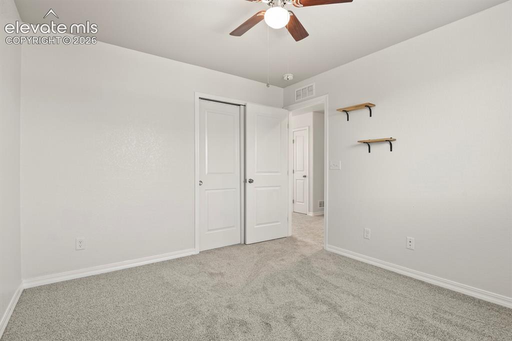 Image 17 of 29: Bedroom