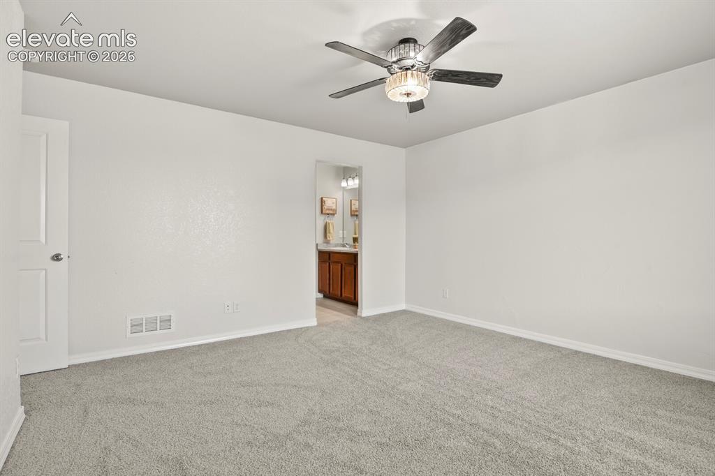Image 18 of 29: Bedroom
