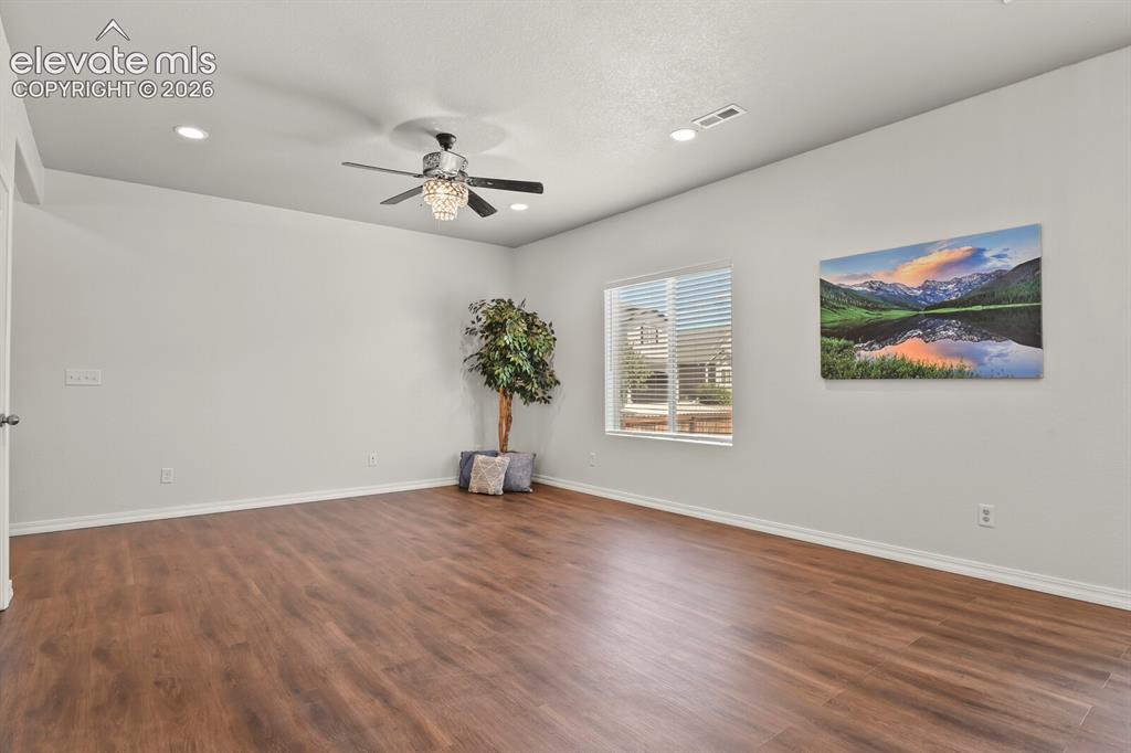 Image 8 of 29: Living Room