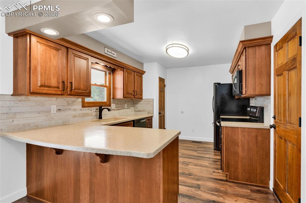 Image 16 of 50: No Description Available