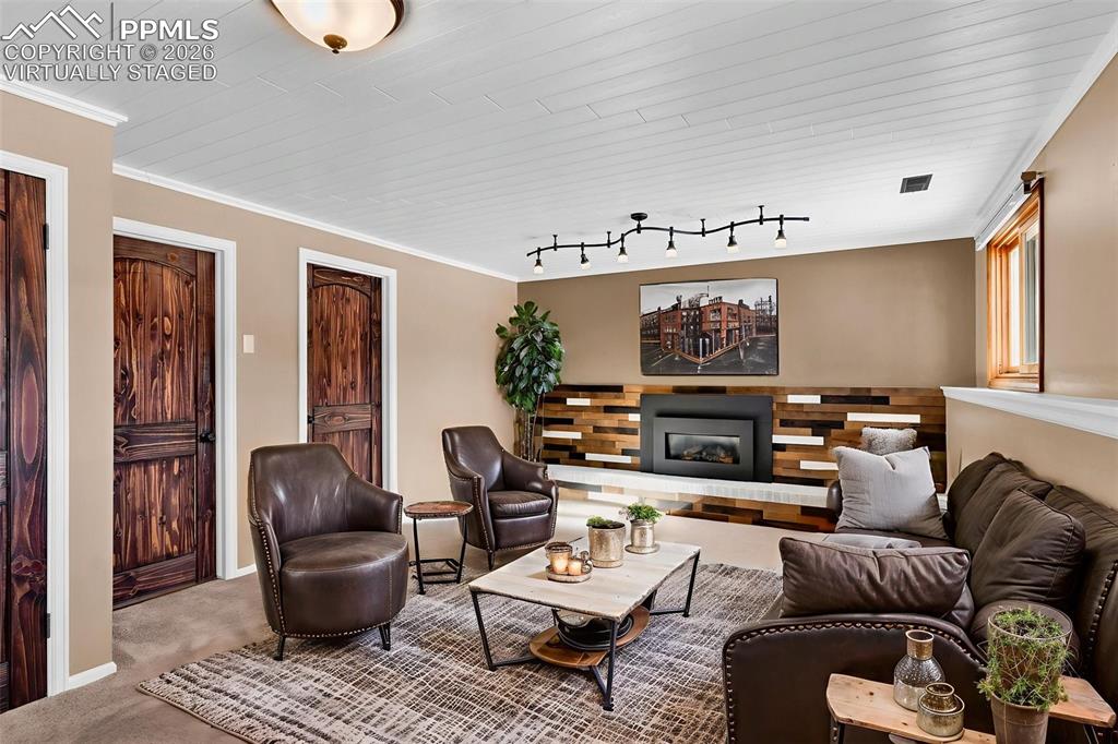 Image 21 of 50: Virtually staged