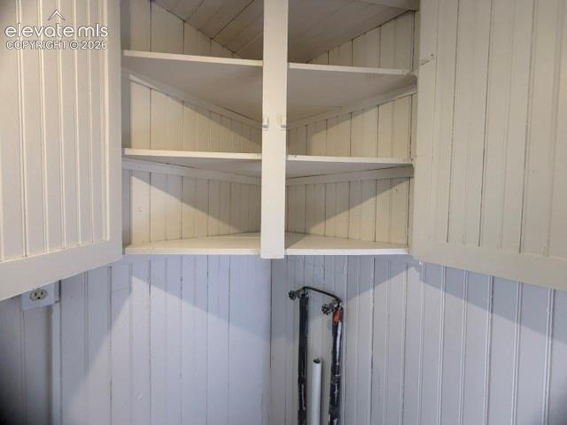 Image 16 of 45: Laundry