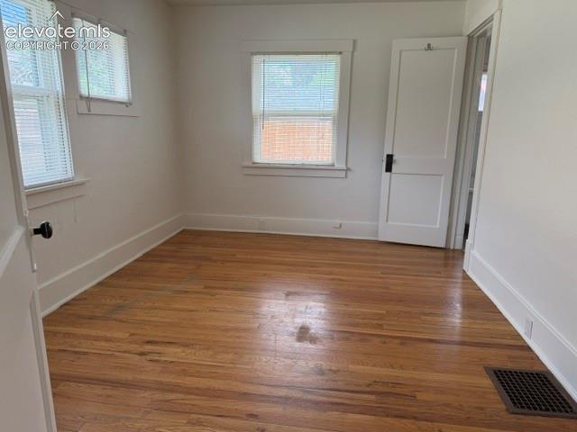 Image 17 of 45: Bedroom