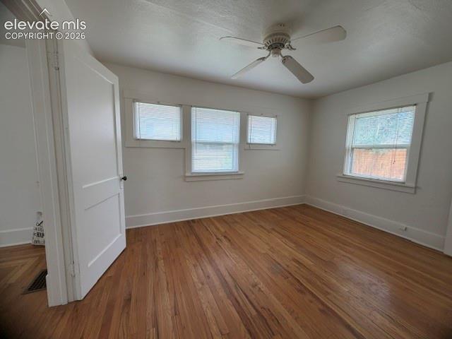 Image 18 of 45: Bedroom