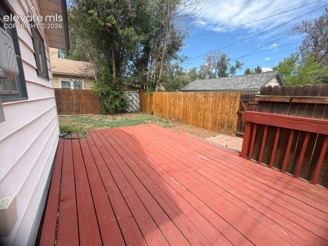 Image 32 of 45: Deck