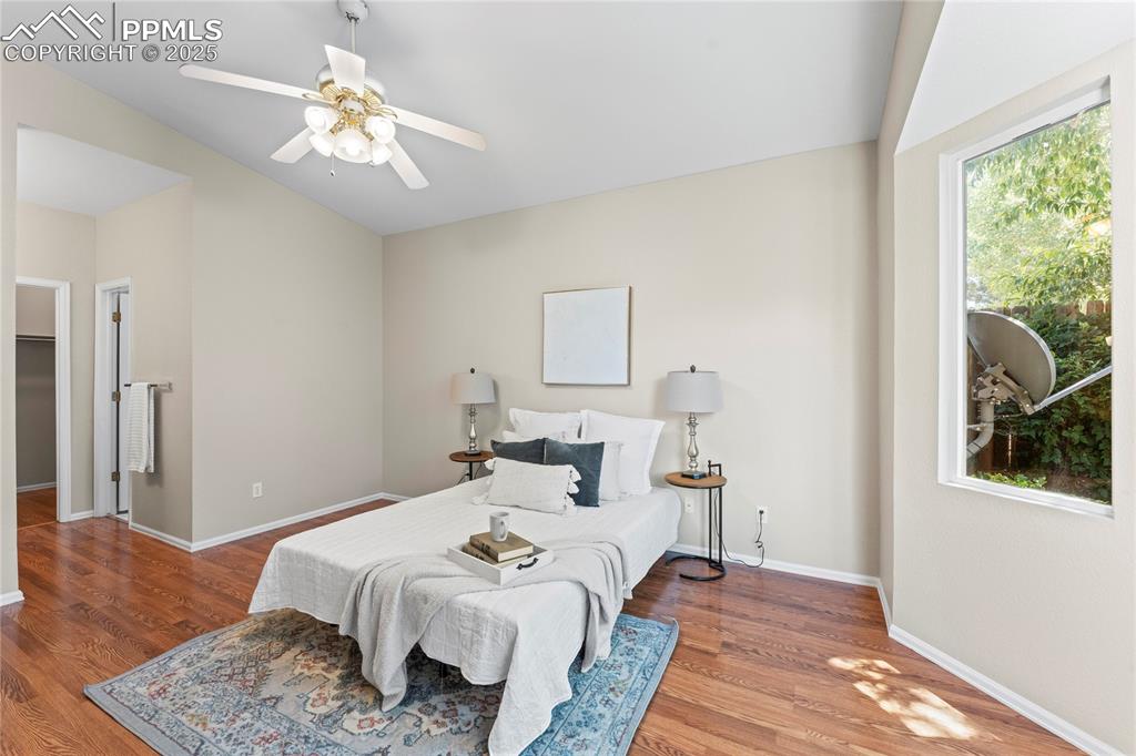 Image 16 of 44: Bedroom