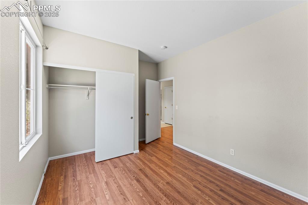 Image 28 of 44: Bedroom