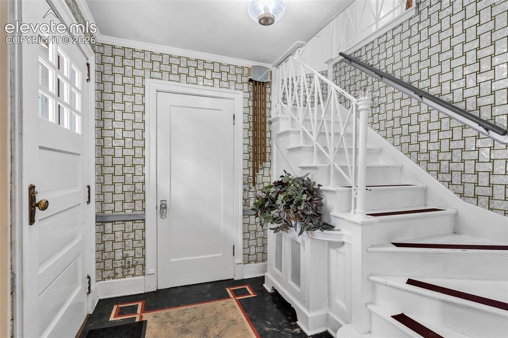 Image 3 of 41: Entry