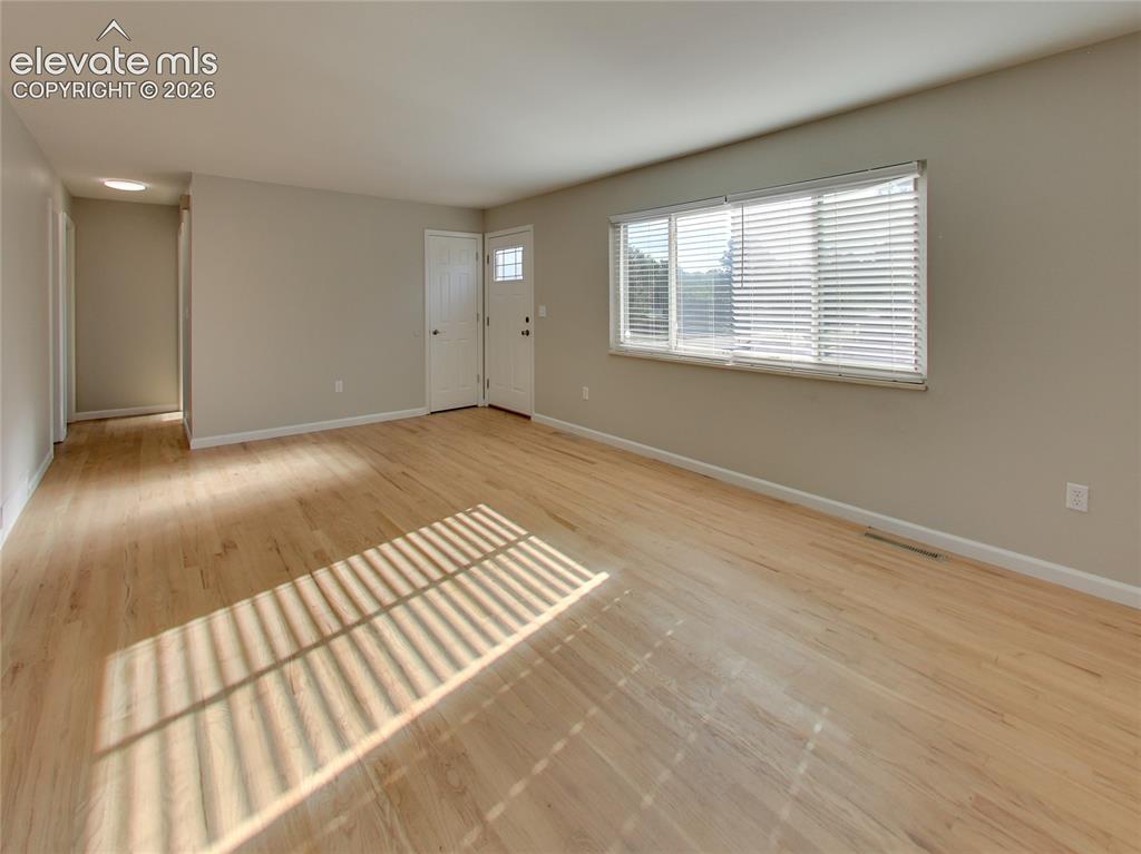 Image 11 of 32: Living Room