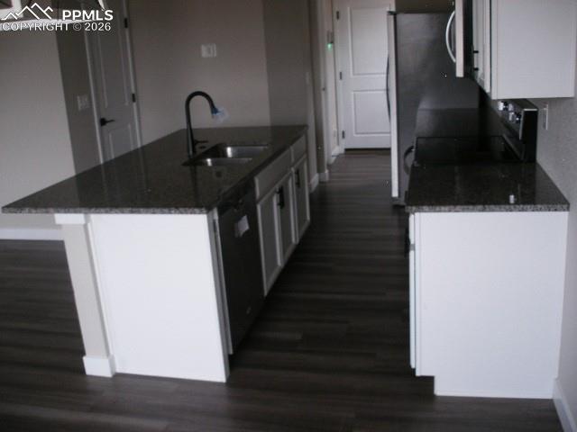 Image 10 of 43: Kitchen