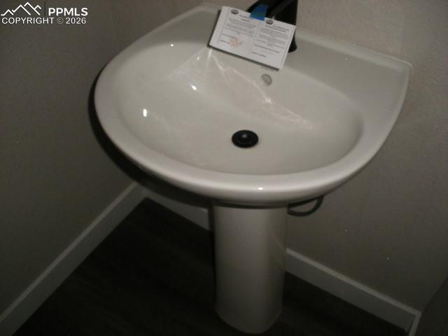 Image 25 of 43: Bathroom