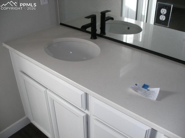 Image 27 of 43: Bathroom