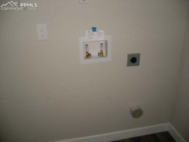 Image 31 of 43: Laundry