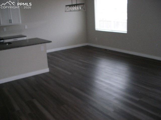 Image 38 of 43: Dining Area