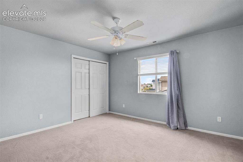 Image 10 of 16: Bedroom