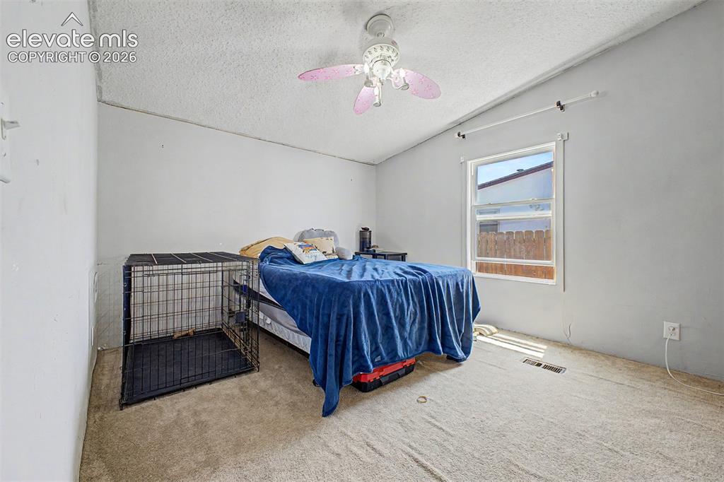 Image 16 of 29: Bedroom