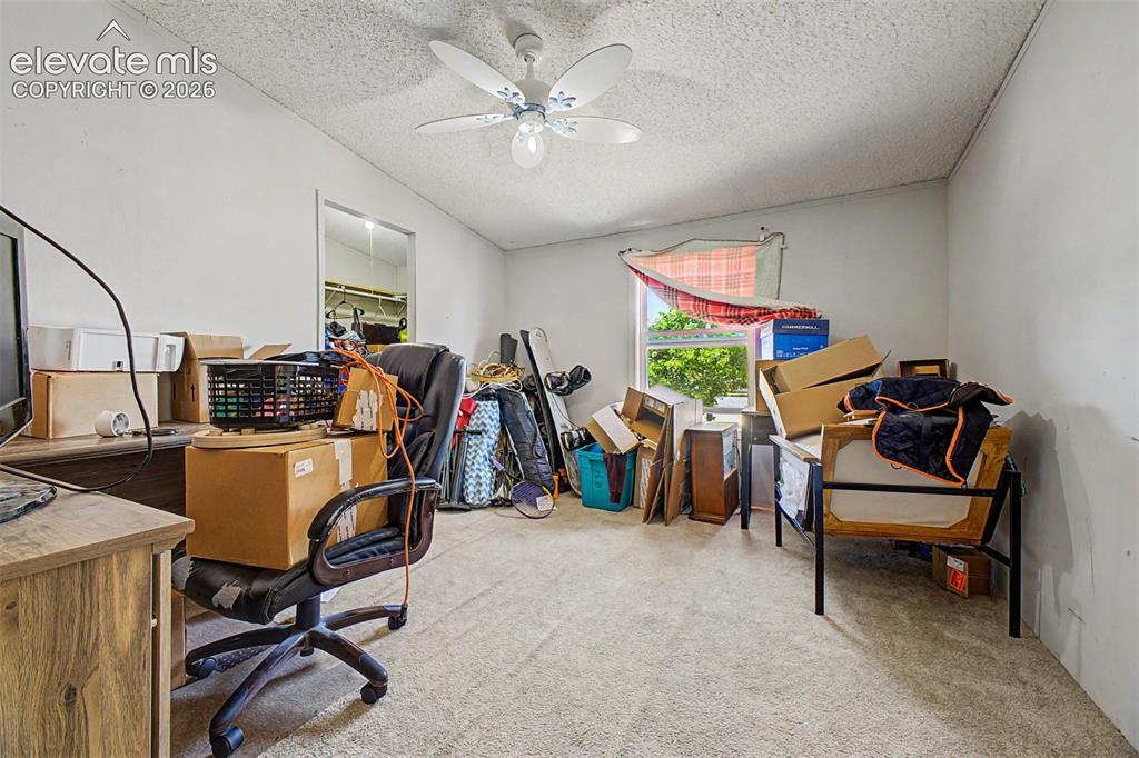 Image 19 of 29: Office