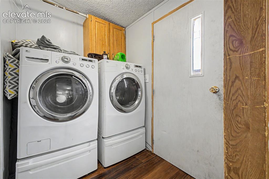 Image 20 of 29: Laundry