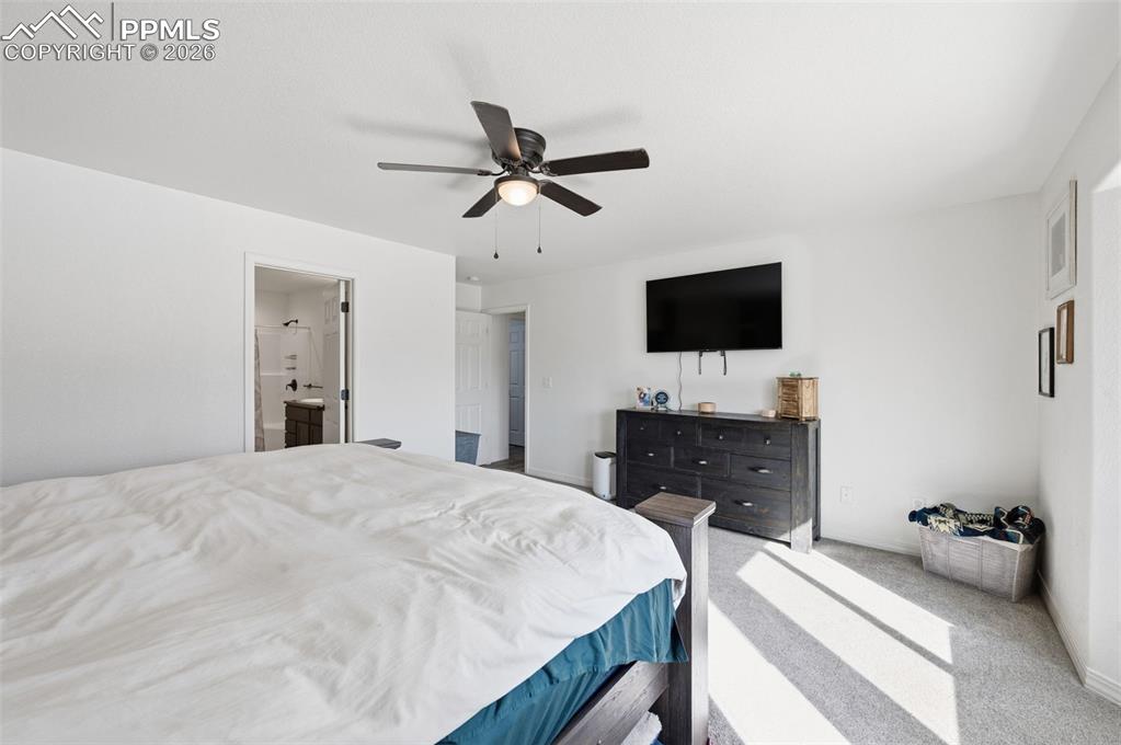 Image 10 of 22: Bedroom