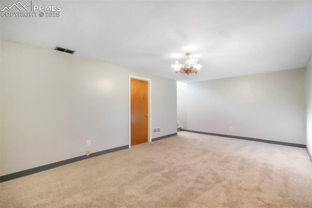 Image 31 of 50: Family Room