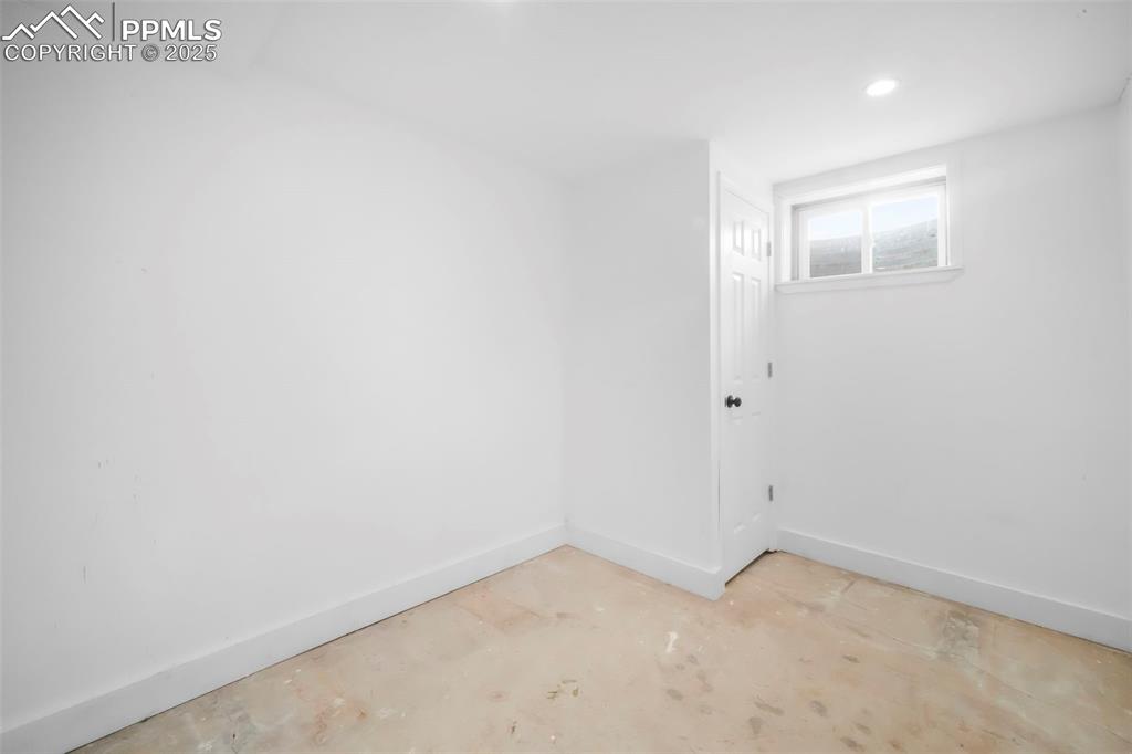 Image 37 of 50: Bonus Room