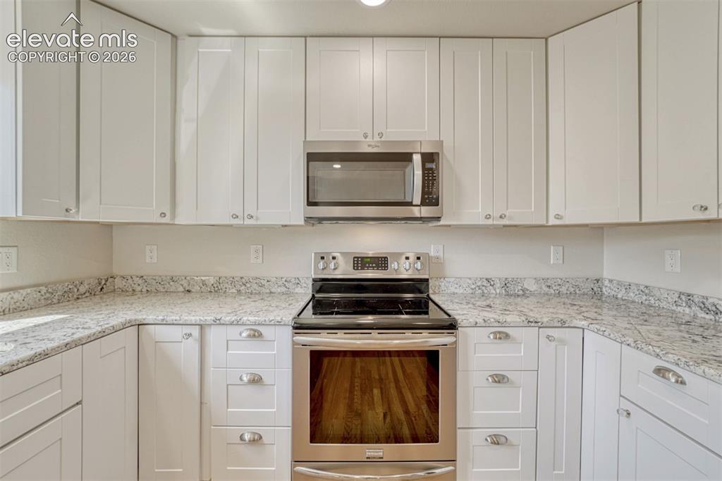 Image 3 of 47: Kitchen