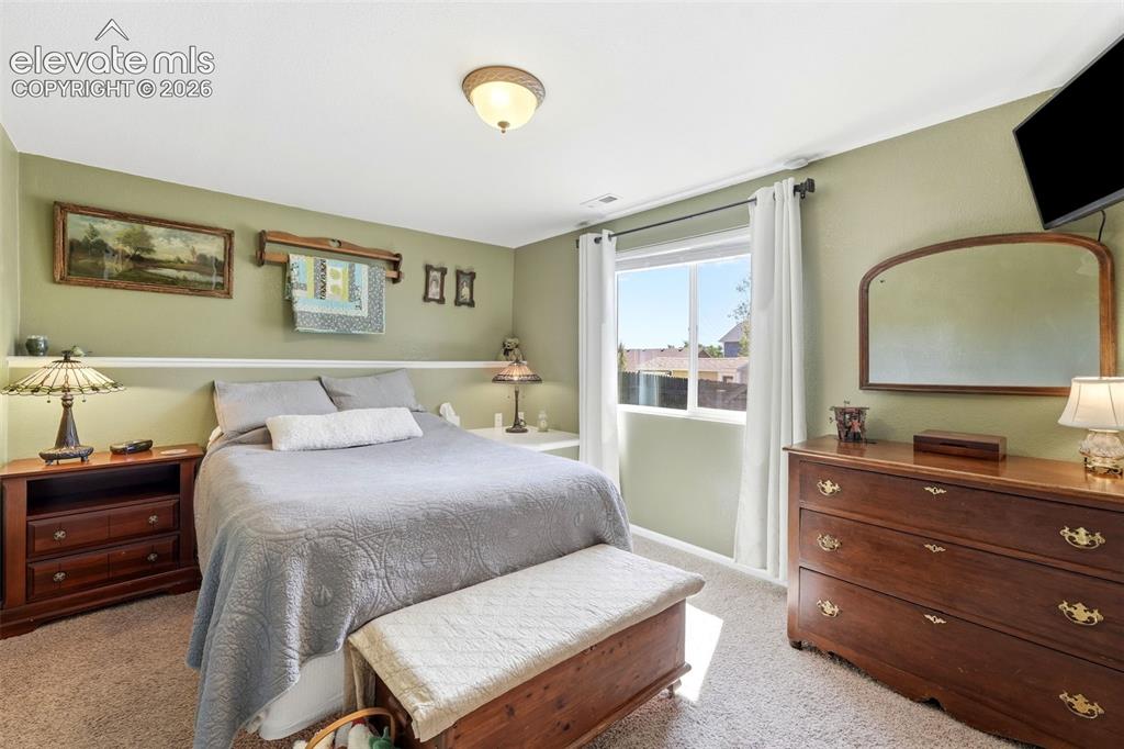 Image 41 of 48: Bedroom