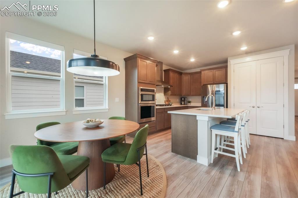 Image 21 of 50: Kitchen