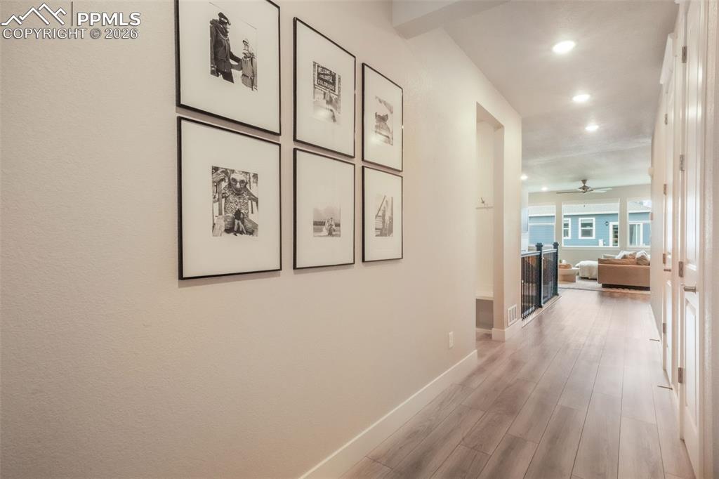 Image 4 of 50: Entry